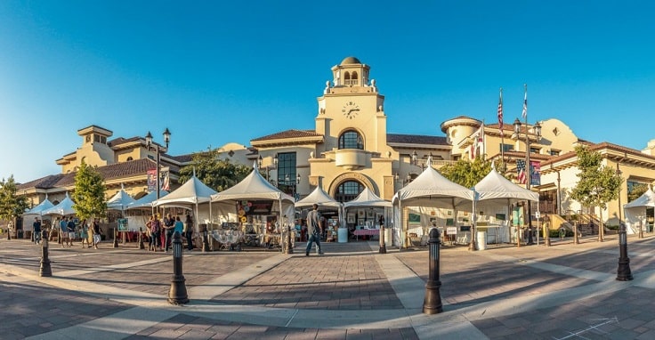 image is showing temecula downtown view